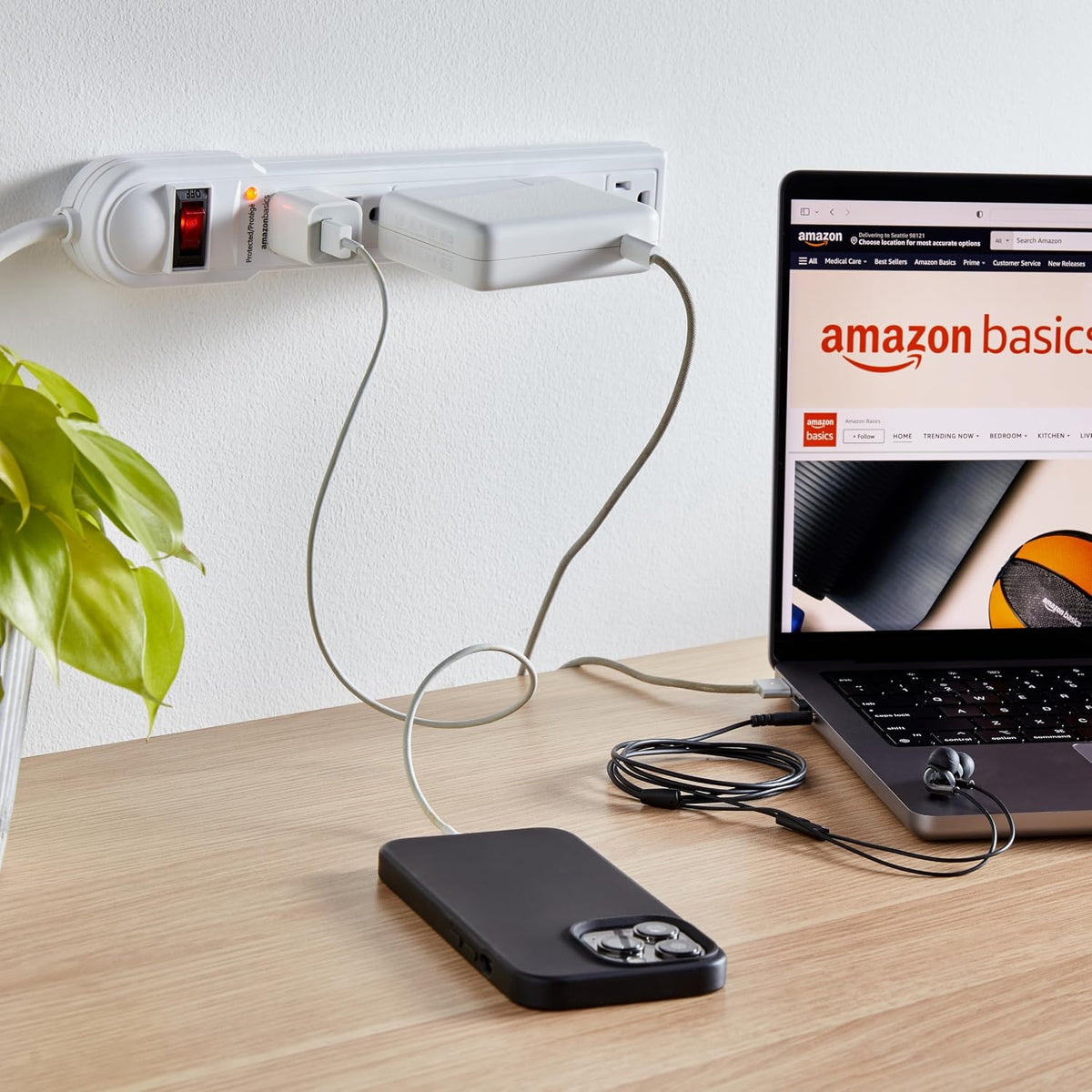 Amazon Basics Surge Protector Power Strip, 6-Outlet, 790 Joules, Circuit Breaker, LED Indicator Light, 6ft Extension Cord, Black
